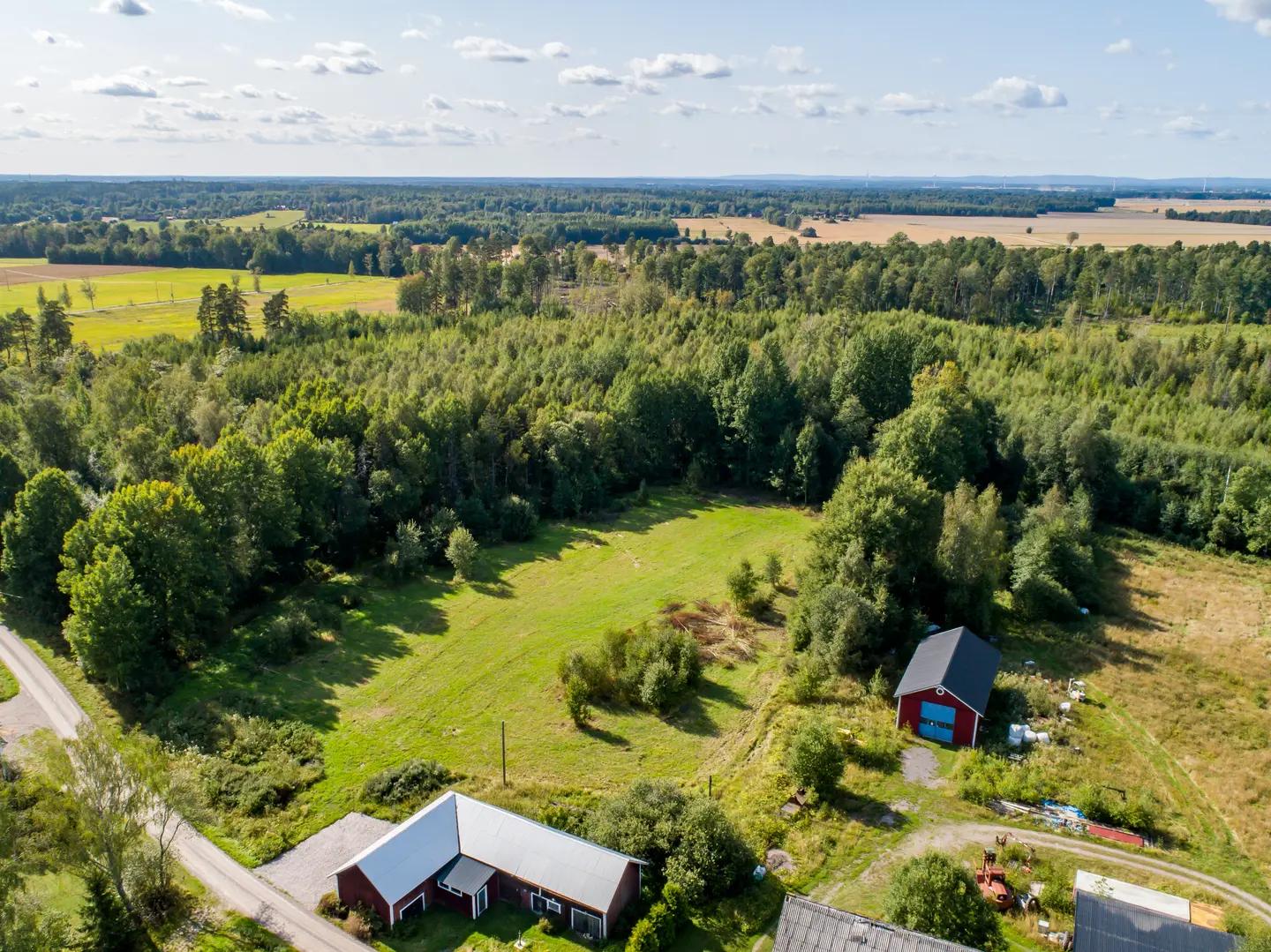 trivselhus lediga tomter kumla